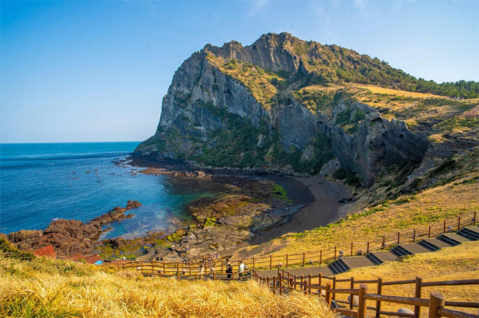 Nature’s Masterpiece: The Most Beautiful Destinations You Must See in South Korea 1 jeju island