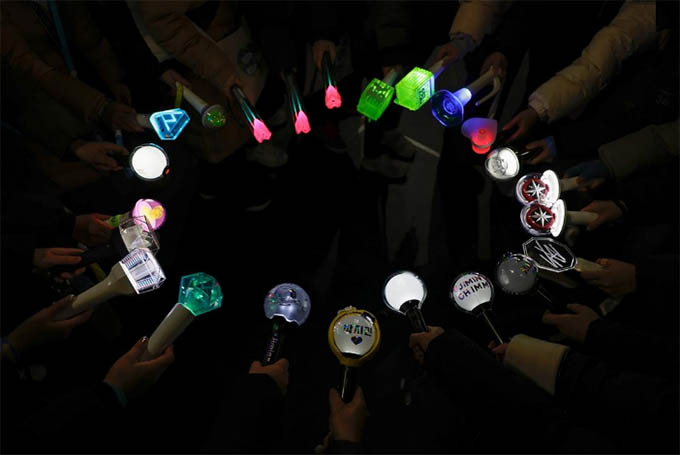 K-Pop Fandom Culture Explained (More Than Just Music!) 2 k pop fandom culture explained 02