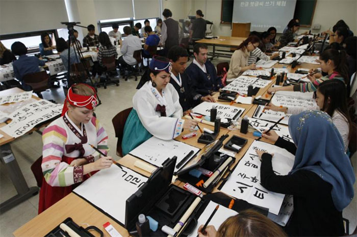 How Hard Is Korean for English Speakers? 1 learning korean 4