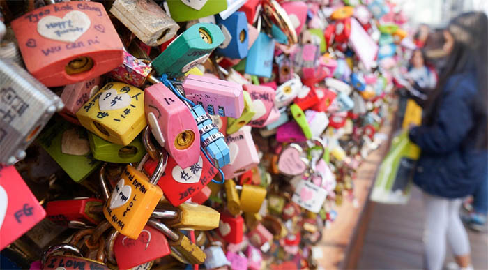 Walk the Scene: Must-Visit K-Drama Filming Locations in Seoul 1 seoul namsan tower keychain
